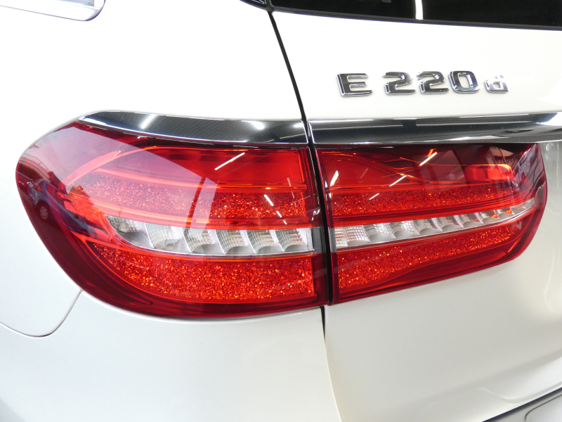 メルセデスベンツ Eクラス E220d 4MATIC ｵｰﾙﾃﾚｲﾝ ｴｸｽｸﾙｰｼﾌﾞ&ﾚｰﾀﾞｰｾｰﾌﾃｨPKG　meｺﾈｸﾄ 黒本革/ﾍﾞﾝﾁﾚｰﾀｰ/前後ﾋｰﾀｰ ﾊﾟﾉﾗﾏSR ﾅﾋﾞ 地ﾃﾞｼﾞ 360度ｶﾒﾗ AppleCarPlay Burmester ﾍｯﾄﾞｱｯﾌﾟD ｴｱﾊﾞﾗﾝｽPKG 自動ﾘｱｹﾞｰﾄ/ﾌｯﾄOP LEDﾗｲﾄ/自動HB　2年保証付