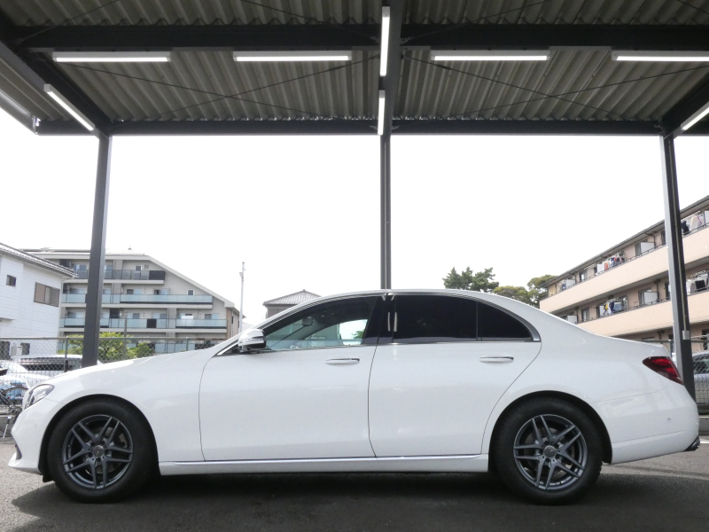 メルセデスベンツ Eクラス E200 ｱﾊﾞﾝｷﾞｬﾙﾄﾞ ﾚｻﾞｰ&ﾚｰﾀﾞｰｾｰﾌﾃｨPKG　ｷｰﾚｽｺﾞｰ 黒本革ｼｰﾄ/前後ﾋｰﾀｰ HDDﾅﾋﾞ 地ﾃﾞｼﾞ 360度ｶﾒﾗ AppleCarPlay Burmester ﾄﾞﾗﾚｺ ｴｱﾊﾞﾗﾝｽPKG 自動ﾄﾗﾝｸ ﾊﾟﾄﾞﾙｼﾌﾄ LEDﾗｲﾄ ｱﾝﾋﾞｴﾝﾄﾗｲﾄ　2年保証付