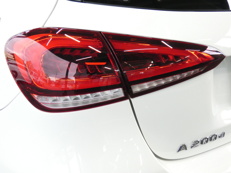 メルセデスベンツ Aクラス A200d AMGﾗｲﾝ AMGﾚｻﾞｰｴｸｽｸﾙｰｼﾌﾞ&ｱﾄﾞﾊﾞﾝｽﾄﾞ&ﾅﾋﾞ&ﾚｰﾀﾞｰｾｰﾌﾃｨPKG　meｺﾈｸﾄ 灰黒革 ﾊﾟﾉﾗﾏSR MBUXﾅﾋﾞTV 360度ｶﾒﾗ ｱﾄﾞﾊﾞﾝｽﾄﾞｻｳﾝﾄﾞ ﾍｯﾄﾞｱｯﾌﾟD ﾜｲﾔﾚｽﾁｬｰｼﾞ 前後ﾄﾞﾗﾚｺ LEDﾗｲﾄ/ｱﾀﾞﾌﾟﾃｨﾌﾞHB　2年保証付