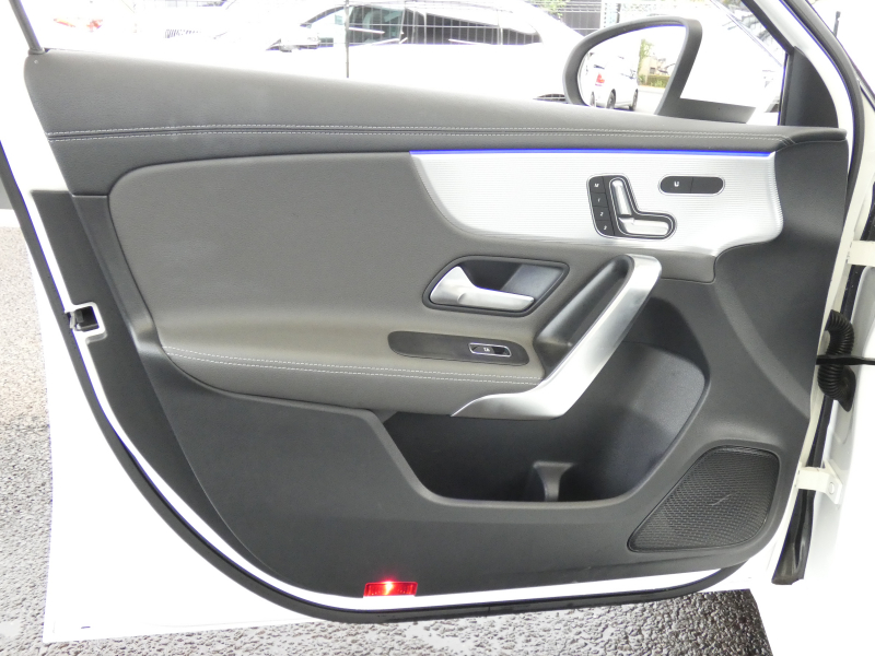 メルセデスベンツ Aクラス A200d AMGﾗｲﾝ AMGﾚｻﾞｰｴｸｽｸﾙｰｼﾌﾞ&ｱﾄﾞﾊﾞﾝｽﾄﾞ&ﾅﾋﾞ&ﾚｰﾀﾞｰｾｰﾌﾃｨPKG　meｺﾈｸﾄ 灰黒革 ﾊﾟﾉﾗﾏSR MBUXﾅﾋﾞTV 360度ｶﾒﾗ ｱﾄﾞﾊﾞﾝｽﾄﾞｻｳﾝﾄﾞ ﾍｯﾄﾞｱｯﾌﾟD ﾜｲﾔﾚｽﾁｬｰｼﾞ 前後ﾄﾞﾗﾚｺ LEDﾗｲﾄ/ｱﾀﾞﾌﾟﾃｨﾌﾞHB　2年保証付