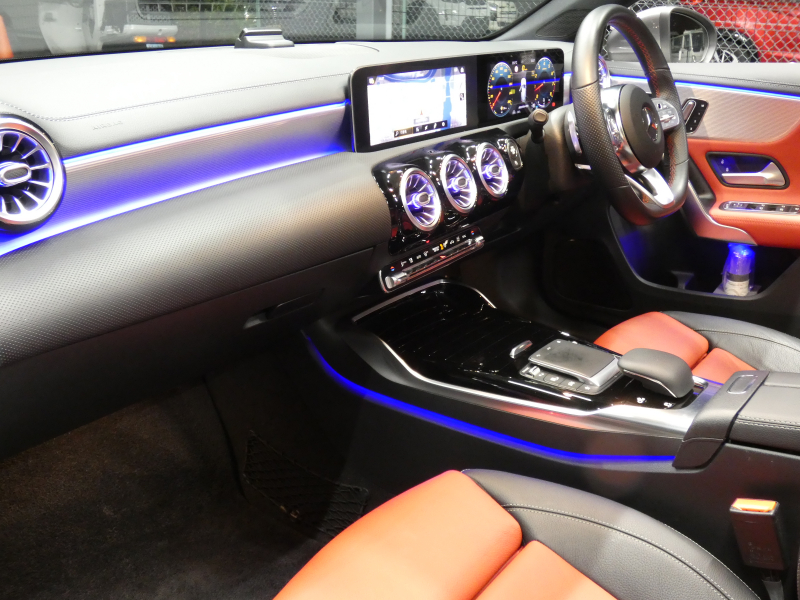 AMG Aクラス A35 4MATIC AMGｱﾄﾞﾊﾞﾝｽﾄﾞ&ﾅﾋﾞｹﾞｰｼｮﾝ&ﾚｰﾀﾞｰｾｰﾌﾃｨPKG　1ｵｰﾅｰ meｺﾈｸﾄ AMGｴｱﾛ 18ｲﾝﾁAW 赤黒革/ﾋｰﾀｰ ﾊﾟﾉﾗﾏｻﾝﾙｰﾌ MBUXﾅﾋﾞ 地ﾃﾞｼﾞ 360度ｶﾒﾗ ﾍｯﾄﾞｱｯﾌﾟD ｱﾄﾞﾊﾞﾝｽﾄﾞｻｳﾝﾄﾞ 前後ﾄﾞﾗﾚｺ ﾀﾞｲﾅﾐｯｸｾﾚｸﾄ LEDﾗｲﾄ　2年保証付