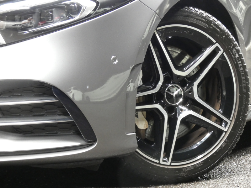 AMG Aクラス A35 4MATIC AMGｱﾄﾞﾊﾞﾝｽﾄﾞ&ﾅﾋﾞｹﾞｰｼｮﾝ&ﾚｰﾀﾞｰｾｰﾌﾃｨPKG　1ｵｰﾅｰ meｺﾈｸﾄ AMGｴｱﾛ 18ｲﾝﾁAW 赤黒革/ﾋｰﾀｰ ﾊﾟﾉﾗﾏｻﾝﾙｰﾌ MBUXﾅﾋﾞ 地ﾃﾞｼﾞ 360度ｶﾒﾗ ﾍｯﾄﾞｱｯﾌﾟD ｱﾄﾞﾊﾞﾝｽﾄﾞｻｳﾝﾄﾞ 前後ﾄﾞﾗﾚｺ ﾀﾞｲﾅﾐｯｸｾﾚｸﾄ LEDﾗｲﾄ　2年保証付