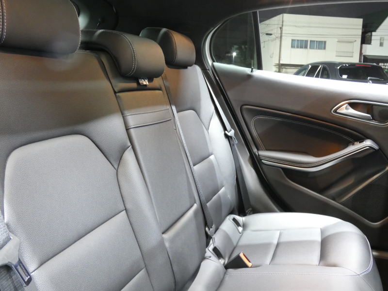 メルセデスベンツ GLA GLA250 4MATIC ﾚｰﾀﾞｰｾｰﾌﾃｨPKG　後期  受注生産ﾓﾃﾞﾙ 1ｵｰﾅｰ ｷｰﾚｽｺﾞｰ 黒本革ｼｰﾄ/ﾋｰﾀｰ ﾊﾟﾉﾗﾏｻﾝﾙｰﾌ ﾅﾋﾞ 地ﾃﾞｼﾞ Bｶﾒﾗ AppleCarPlay 前後ﾄﾞﾗﾚｺ GPSﾚｰﾀﾞｰ 自動ﾘｱｹﾞｰﾄ/ﾌｯﾄOP LEDﾗｲﾄ/自動HB ｱﾝﾋﾞｴﾝﾄﾗｲﾄ　2年保証付