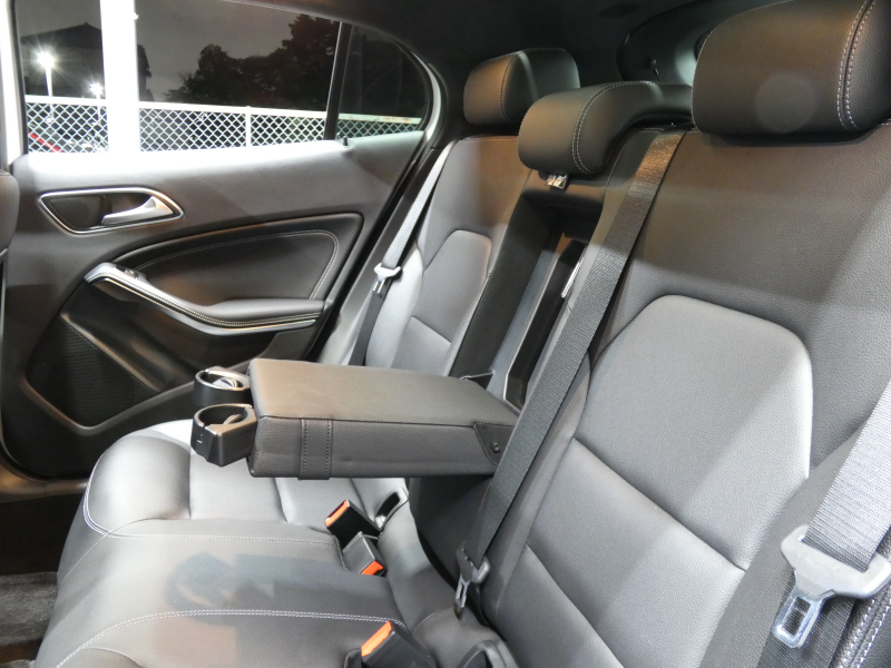 メルセデスベンツ GLA GLA250 4MATIC ﾚｰﾀﾞｰｾｰﾌﾃｨPKG　後期  受注生産ﾓﾃﾞﾙ 1ｵｰﾅｰ ｷｰﾚｽｺﾞｰ 黒本革ｼｰﾄ/ﾋｰﾀｰ ﾊﾟﾉﾗﾏｻﾝﾙｰﾌ ﾅﾋﾞ 地ﾃﾞｼﾞ Bｶﾒﾗ AppleCarPlay 前後ﾄﾞﾗﾚｺ GPSﾚｰﾀﾞｰ 自動ﾘｱｹﾞｰﾄ/ﾌｯﾄOP LEDﾗｲﾄ/自動HB ｱﾝﾋﾞｴﾝﾄﾗｲﾄ　2年保証付