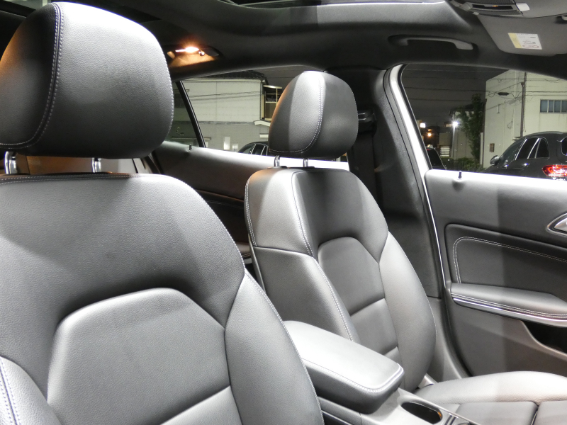 メルセデスベンツ GLA GLA250 4MATIC ﾚｰﾀﾞｰｾｰﾌﾃｨPKG　後期  受注生産ﾓﾃﾞﾙ 1ｵｰﾅｰ ｷｰﾚｽｺﾞｰ 黒本革ｼｰﾄ/ﾋｰﾀｰ ﾊﾟﾉﾗﾏｻﾝﾙｰﾌ ﾅﾋﾞ 地ﾃﾞｼﾞ Bｶﾒﾗ AppleCarPlay 前後ﾄﾞﾗﾚｺ GPSﾚｰﾀﾞｰ 自動ﾘｱｹﾞｰﾄ/ﾌｯﾄOP LEDﾗｲﾄ/自動HB ｱﾝﾋﾞｴﾝﾄﾗｲﾄ　2年保証付