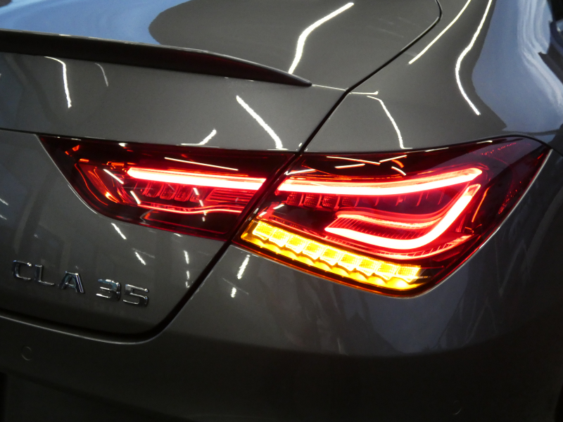 AMG CLAクラス CLA35 4MATIC AMGｱﾄﾞﾊﾞﾝｽﾄﾞ&ﾅﾋﾞｹﾞｰｼｮﾝ&ﾚｰﾀﾞｰｾｰﾌﾃｨPKG　meｺﾈｸﾄ AMGｴｱﾛ 18ｲﾝﾁAW 赤黒革/ﾋｰﾀｰ ﾊﾟﾉﾗﾏｻﾝﾙｰﾌ MBUXﾅﾋﾞ 地ﾃﾞｼﾞ 360度ｶﾒﾗ ﾍｯﾄﾞｱｯﾌﾟD ｱﾄﾞﾊﾞﾝｽﾄﾞｻｳﾝﾄﾞ 360度ﾄﾞﾗﾚｺ LEDﾍｯﾄﾞﾗｲﾄ/自動HB　2年保証付