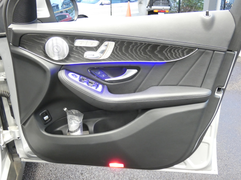 メルセデスベンツ GLCクーペ GLC300 4MATIC ｸｰﾍﾟ AMGﾗｲﾝ ﾚｻﾞｰｴｸｽｸﾙｰｼﾌﾞ&ﾚｰﾀﾞｰｾｰﾌﾃｨPKG　後期 meｺﾈｸﾄ AMGｴｱﾛ&20AW 黒革/ﾍﾞﾝﾁﾚｰﾀｰ/ﾏｯｻｰｼﾞ ｻﾝﾙｰﾌ MBUXﾅﾋﾞ 地ﾃﾞｼﾞ 360度ｶﾒﾗ ﾄﾞﾗﾚｺ Burmester ﾍｯﾄﾞｱｯﾌﾟD 自動ﾘｱｹﾞｰﾄ/ﾌｯﾄOP LEDﾍｯﾄﾞﾗｲﾄ　2年保証付