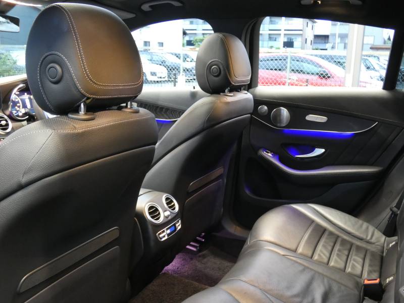 メルセデスベンツ GLCクーペ GLC300 4MATIC ｸｰﾍﾟ AMGﾗｲﾝ ﾚｻﾞｰｴｸｽｸﾙｰｼﾌﾞ&ﾚｰﾀﾞｰｾｰﾌﾃｨPKG　後期 meｺﾈｸﾄ AMGｴｱﾛ&20AW 黒革/ﾍﾞﾝﾁﾚｰﾀｰ/ﾏｯｻｰｼﾞ ｻﾝﾙｰﾌ MBUXﾅﾋﾞ 地ﾃﾞｼﾞ 360度ｶﾒﾗ ﾄﾞﾗﾚｺ Burmester ﾍｯﾄﾞｱｯﾌﾟD 自動ﾘｱｹﾞｰﾄ/ﾌｯﾄOP LEDﾍｯﾄﾞﾗｲﾄ　2年保証付