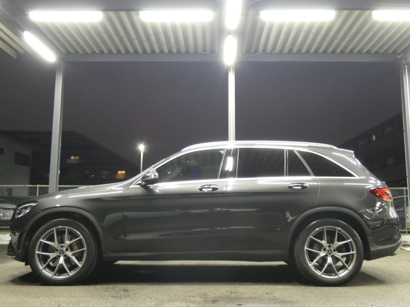 メルセデスベンツ GLC GLC300 4MATIC AMGﾗｲﾝ ﾚｻﾞｰｴｸｽｸﾙｰｼﾌﾞ&ﾚｰﾀﾞｰｾｰﾌﾃｨPKG　後期 1ｵｰﾅｰ meｺﾈｸﾄ AMGｴｱﾛ&20AW 黒本革/ﾍﾞﾝﾁﾚｰﾀｰ/ﾏｯｻｰｼﾞ ﾊﾟﾉﾗﾏSR MBUXﾅﾋﾞ 地ﾃﾞｼﾞ 360度ｶﾒﾗ ﾄﾞﾗﾚｺ Burmester ﾍｯﾄﾞｱｯﾌﾟD 自動ﾘｱｹﾞｰﾄ/ﾌｯﾄOP LEDﾍｯﾄﾞﾗｲﾄ　2年保証付