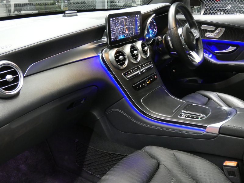 メルセデスベンツ GLC GLC300 4MATIC AMGﾗｲﾝ ﾚｻﾞｰｴｸｽｸﾙｰｼﾌﾞ&ﾚｰﾀﾞｰｾｰﾌﾃｨPKG　後期 1ｵｰﾅｰ meｺﾈｸﾄ AMGｴｱﾛ&20AW 黒本革/ﾍﾞﾝﾁﾚｰﾀｰ/ﾏｯｻｰｼﾞ ﾊﾟﾉﾗﾏSR MBUXﾅﾋﾞ 地ﾃﾞｼﾞ 360度ｶﾒﾗ ﾄﾞﾗﾚｺ Burmester ﾍｯﾄﾞｱｯﾌﾟD 自動ﾘｱｹﾞｰﾄ/ﾌｯﾄOP LEDﾍｯﾄﾞﾗｲﾄ　2年保証付