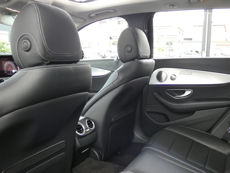メルセデスベンツ Eクラス E220d 4MATIC ｵｰﾙﾃﾚｲﾝ ｴｸｽｸﾙｰｼﾌﾞ&ﾚｰﾀﾞｰｾｰﾌﾃｨPKG　meｺﾈｸﾄ 黒本革/ﾍﾞﾝﾁﾚｰﾀｰ/前後ﾋｰﾀｰ ﾊﾟﾉﾗﾏSR ﾅﾋﾞ 地ﾃﾞｼﾞ 360度ｶﾒﾗ AppleCarPlay Burmester ﾍｯﾄﾞｱｯﾌﾟD ｴｱﾊﾞﾗﾝｽPKG 自動ﾘｱｹﾞｰﾄ/ﾌｯﾄOP LEDﾗｲﾄ/自動HB　2年保証付