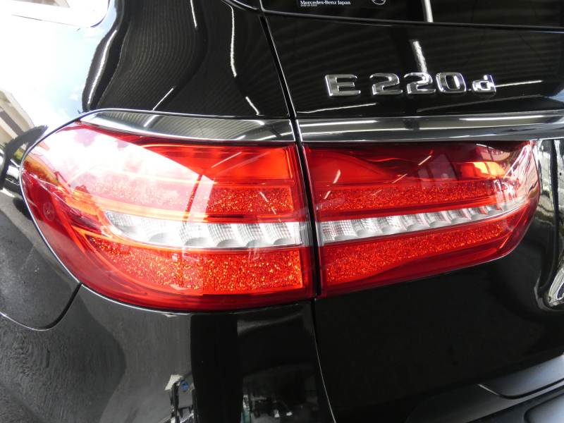 メルセデスベンツ Eクラス E220d 4MATIC ｵｰﾙﾃﾚｲﾝ ｴｸｽｸﾙｰｼﾌﾞ&ﾚｰﾀﾞｰｾｰﾌﾃｨPKG　meｺﾈｸﾄ 黒本革/ﾍﾞﾝﾁﾚｰﾀｰ/前後ﾋｰﾀｰ ﾊﾟﾉﾗﾏSR ﾅﾋﾞ 地ﾃﾞｼﾞ 360度ｶﾒﾗ AppleCarPlay Burmester ﾍｯﾄﾞｱｯﾌﾟD ｴｱﾊﾞﾗﾝｽPKG 自動ﾘｱｹﾞｰﾄ/ﾌｯﾄOP LEDﾗｲﾄ/自動HB　2年保証付