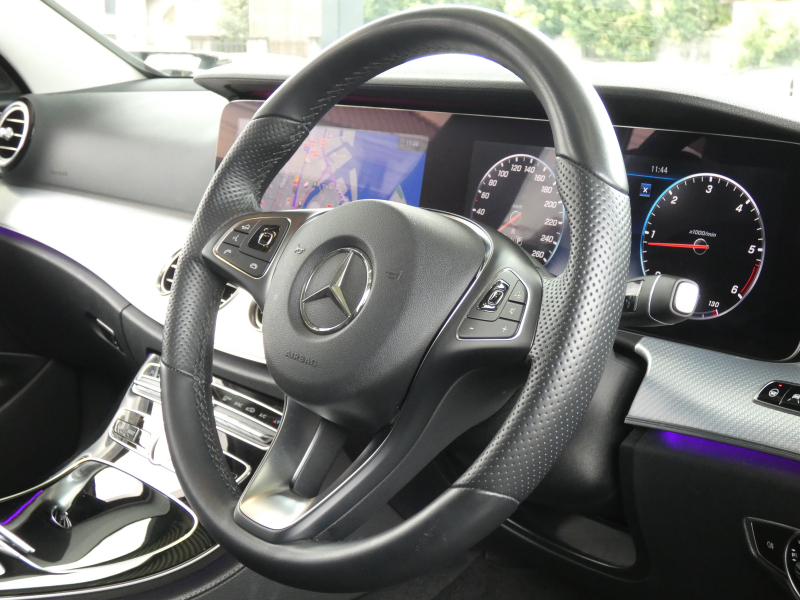 メルセデスベンツ Eクラス E220d 4MATIC ｵｰﾙﾃﾚｲﾝ ｴｸｽｸﾙｰｼﾌﾞ&ﾚｰﾀﾞｰｾｰﾌﾃｨPKG　meｺﾈｸﾄ 黒本革/ﾍﾞﾝﾁﾚｰﾀｰ/前後ﾋｰﾀｰ ﾊﾟﾉﾗﾏSR ﾅﾋﾞ 地ﾃﾞｼﾞ 360度ｶﾒﾗ AppleCarPlay Burmester ﾍｯﾄﾞｱｯﾌﾟD ｴｱﾊﾞﾗﾝｽPKG 自動ﾘｱｹﾞｰﾄ/ﾌｯﾄOP LEDﾗｲﾄ/自動HB　2年保証付
