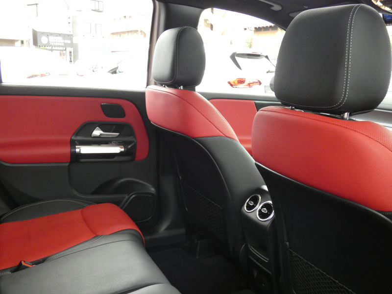 AMG GLB GLB35 4MATIC AMGﾊﾟﾌｫｰﾏﾝｽ&ｱﾄﾞﾊﾞﾝｽﾄﾞ&ﾅﾋﾞｹﾞｰｼｮﾝ&ﾚｰﾀﾞｰｾｰﾌﾃｨPKG　1ｵｰﾅｰ meｺﾈｸﾄ AMGｴｱﾛ/19ｲﾝﾁｱﾙﾐ ﾊﾟﾌｫｰﾏﾝｽｽﾃｱﾘﾝｸﾞ/ｽｲｯﾁ 赤黒革/ﾍﾞﾝﾁﾚｰﾀｰ ﾊﾟﾉﾗﾏｻﾝﾙｰﾌ MBUXﾅﾋﾞ 地ﾃﾞｼﾞ 360度ｶﾒﾗ ﾍｯﾄﾞｱｯﾌﾟD　2年保証付
