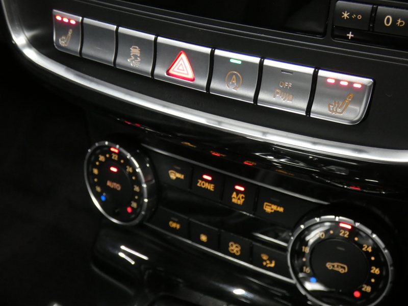 メルセデスベンツ Gクラス G350d ﾗｸﾞｼﾞｭｱﾘｰPKG　ﾃﾞｨｽﾄﾛﾆｯｸﾌﾟﾗｽ 245psE/G AMGｵｰﾊﾞｰﾌｪﾝﾀﾞｰ 黒本革ｼｰﾄ/前後ﾋｰﾀｰ HDDﾅﾋﾞ 地ﾃﾞｼﾞ ﾊﾞｯｸ&ｻｲﾄﾞｶﾒﾗ harman/kardon BTｵｰﾃﾞｨｵ ﾊﾟﾄﾞﾙｼﾌﾄ ﾊﾟｰｸﾄﾛﾆｯｸｾﾝｻｰ 純正18ｲﾝﾁAW ｷｾﾉﾝﾗｲﾄ　2年保証付