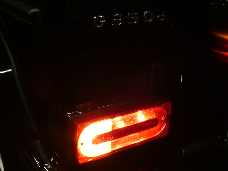 メルセデスベンツ Gクラス G350d ﾗｸﾞｼﾞｭｱﾘｰPKG　ﾃﾞｨｽﾄﾛﾆｯｸﾌﾟﾗｽ 245psE/G AMGｵｰﾊﾞｰﾌｪﾝﾀﾞｰ 黒本革ｼｰﾄ/前後ﾋｰﾀｰ HDDﾅﾋﾞ 地ﾃﾞｼﾞ ﾊﾞｯｸ&ｻｲﾄﾞｶﾒﾗ harman/kardon BTｵｰﾃﾞｨｵ ﾊﾟﾄﾞﾙｼﾌﾄ ﾊﾟｰｸﾄﾛﾆｯｸｾﾝｻｰ 純正18ｲﾝﾁAW ｷｾﾉﾝﾗｲﾄ　2年保証付