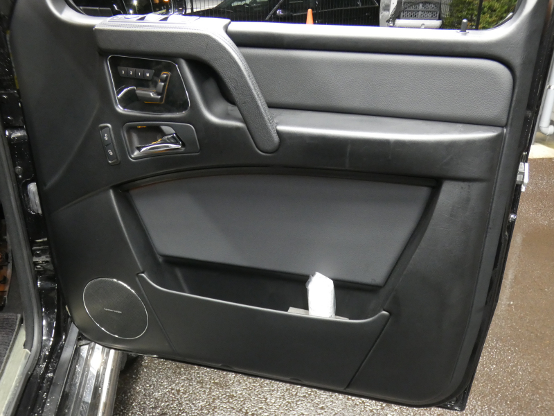 メルセデスベンツ Gクラス G350d ﾗｸﾞｼﾞｭｱﾘｰPKG　ﾃﾞｨｽﾄﾛﾆｯｸﾌﾟﾗｽ 245psE/G AMGｵｰﾊﾞｰﾌｪﾝﾀﾞｰ 黒本革ｼｰﾄ/前後ﾋｰﾀｰ HDDﾅﾋﾞ 地ﾃﾞｼﾞ ﾊﾞｯｸ&ｻｲﾄﾞｶﾒﾗ harman/kardon BTｵｰﾃﾞｨｵ ﾊﾟﾄﾞﾙｼﾌﾄ ﾊﾟｰｸﾄﾛﾆｯｸｾﾝｻｰ 純正18ｲﾝﾁAW ｷｾﾉﾝﾗｲﾄ　2年保証付