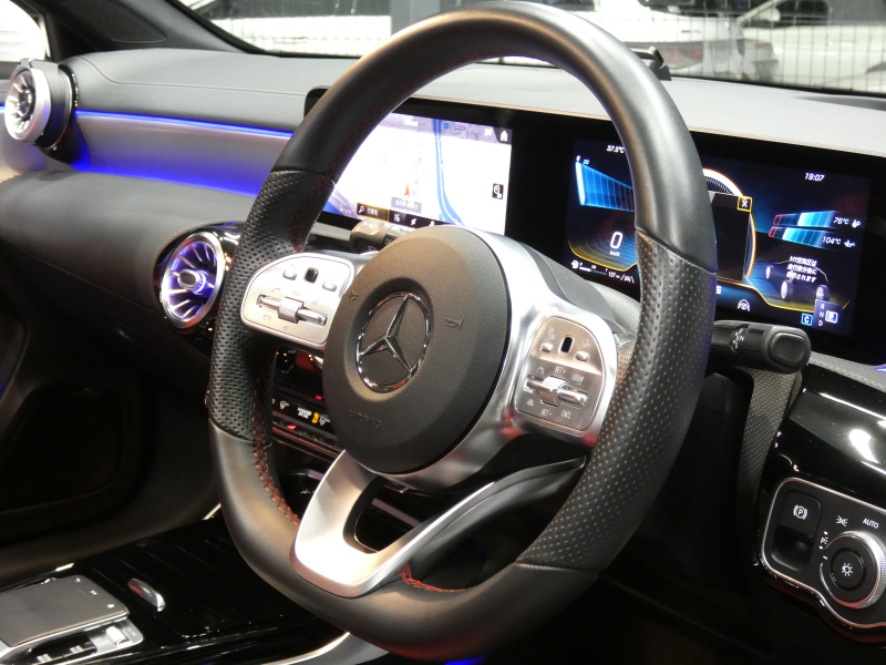 AMG Aクラス A35 4MATIC AMGｱﾄﾞﾊﾞﾝｽﾄﾞ&ﾅﾋﾞｹﾞｰｼｮﾝ&ﾚｰﾀﾞｰｾｰﾌﾃｨPKG　meｺﾈｸﾄ AMGｴｱﾛ 18ｲﾝﾁAW ﾘｯﾌﾟｽﾎﾟｲﾗｰ 赤黒革/ﾋｰﾀｰ ﾊﾟﾉﾗﾏｻﾝﾙｰﾌ MBUXﾅﾋﾞ 地ﾃﾞｼﾞ 360度ｶﾒﾗ ﾍｯﾄﾞｱｯﾌﾟD ｱﾄﾞﾊﾞﾝｽﾄﾞｻｳﾝﾄﾞ ﾄﾞﾗﾚｺ LEDﾍｯﾄﾞﾗｲﾄ/自動HB　2年保証付