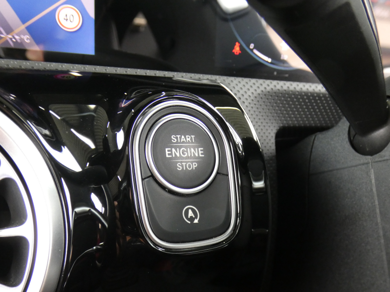 メルセデスベンツ CLAクラス CLA200d AMGﾗｲﾝ AMGﾚｻﾞｰｴｸｽｸﾙｰｼﾌﾞ&ｱﾄﾞﾊﾞﾝｽﾄﾞ&ﾅﾋﾞ&ﾚｰﾀﾞｰｾｰﾌﾃｨPKG　meｺﾈｸﾄ 赤黒革 ﾊﾟﾉﾗﾏSR MBUXﾅﾋﾞTV 360度ｶﾒﾗ ｱﾄﾞﾊﾞﾝｽﾄﾞｻｳﾝﾄﾞ ﾍｯﾄﾞｱｯﾌﾟD ﾜｲﾔﾚｽﾁｬｰｼﾞ ﾄﾞﾗﾚｺ LEDﾗｲﾄ/ｱﾀﾞﾌﾟﾃｨﾌﾞHB　2年保証付