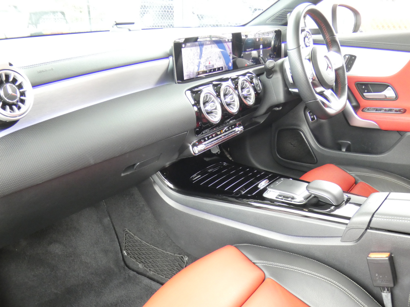 メルセデスベンツ CLAクラス CLA200d AMGﾗｲﾝ AMGﾚｻﾞｰｴｸｽｸﾙｰｼﾌﾞ&ｱﾄﾞﾊﾞﾝｽﾄﾞ&ﾅﾋﾞ&ﾚｰﾀﾞｰｾｰﾌﾃｨPKG　meｺﾈｸﾄ 赤黒革 ﾊﾟﾉﾗﾏSR MBUXﾅﾋﾞTV 360度ｶﾒﾗ ｱﾄﾞﾊﾞﾝｽﾄﾞｻｳﾝﾄﾞ ﾍｯﾄﾞｱｯﾌﾟD ﾜｲﾔﾚｽﾁｬｰｼﾞ ﾄﾞﾗﾚｺ LEDﾗｲﾄ/ｱﾀﾞﾌﾟﾃｨﾌﾞHB　2年保証付