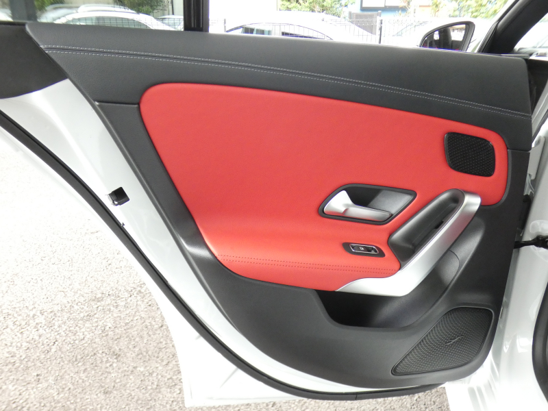 メルセデスベンツ CLAクラス CLA200d AMGﾗｲﾝ AMGﾚｻﾞｰｴｸｽｸﾙｰｼﾌﾞ&ｱﾄﾞﾊﾞﾝｽﾄﾞ&ﾅﾋﾞ&ﾚｰﾀﾞｰｾｰﾌﾃｨPKG　meｺﾈｸﾄ 赤黒革 ﾊﾟﾉﾗﾏSR MBUXﾅﾋﾞTV 360度ｶﾒﾗ ｱﾄﾞﾊﾞﾝｽﾄﾞｻｳﾝﾄﾞ ﾍｯﾄﾞｱｯﾌﾟD ﾜｲﾔﾚｽﾁｬｰｼﾞ ﾄﾞﾗﾚｺ LEDﾗｲﾄ/ｱﾀﾞﾌﾟﾃｨﾌﾞHB　2年保証付