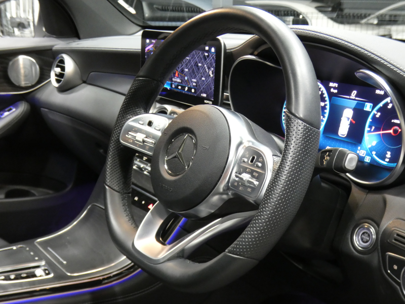 メルセデスベンツ GLC GLC300 4MATIC AMGﾗｲﾝ ﾚｻﾞｰｴｸｽｸﾙｰｼﾌﾞ&ﾚｰﾀﾞｰｾｰﾌﾃｨPKG　後期 meｺﾈｸﾄ AMGｴｱﾛ&20AW 黒本革/ﾍﾞﾝﾁﾚｰﾀｰ/ﾏｯｻｰｼﾞ ﾊﾟﾉﾗﾏSR MBUXﾅﾋﾞ 地ﾃﾞｼﾞ 360度ｶﾒﾗ 前後ﾄﾞﾗﾚｺ Burmester ﾍｯﾄﾞｱｯﾌﾟD 自動ﾘｱｹﾞｰﾄ/ﾌｯﾄOP LEDﾍｯﾄﾞﾗｲﾄ　2年保証付