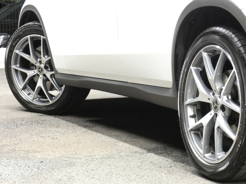 メルセデスベンツ GLC GLC300 4MATIC AMGﾗｲﾝ ﾚｻﾞｰｴｸｽｸﾙｰｼﾌﾞ&ﾚｰﾀﾞｰｾｰﾌﾃｨPKG　後期 meｺﾈｸﾄ AMGｴｱﾛ&20AW 黒本革/ﾍﾞﾝﾁﾚｰﾀｰ/ﾏｯｻｰｼﾞ ﾊﾟﾉﾗﾏSR MBUXﾅﾋﾞ 地ﾃﾞｼﾞ 360度ｶﾒﾗ 前後ﾄﾞﾗﾚｺ Burmester ﾍｯﾄﾞｱｯﾌﾟD 自動ﾘｱｹﾞｰﾄ/ﾌｯﾄOP LEDﾍｯﾄﾞﾗｲﾄ　2年保証付
