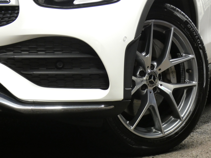 メルセデスベンツ GLC GLC300 4MATIC AMGﾗｲﾝ ﾚｻﾞｰｴｸｽｸﾙｰｼﾌﾞ&ﾚｰﾀﾞｰｾｰﾌﾃｨPKG　後期 meｺﾈｸﾄ AMGｴｱﾛ&20AW 黒本革/ﾍﾞﾝﾁﾚｰﾀｰ/ﾏｯｻｰｼﾞ ﾊﾟﾉﾗﾏSR MBUXﾅﾋﾞ 地ﾃﾞｼﾞ 360度ｶﾒﾗ 前後ﾄﾞﾗﾚｺ Burmester ﾍｯﾄﾞｱｯﾌﾟD 自動ﾘｱｹﾞｰﾄ/ﾌｯﾄOP LEDﾍｯﾄﾞﾗｲﾄ　2年保証付