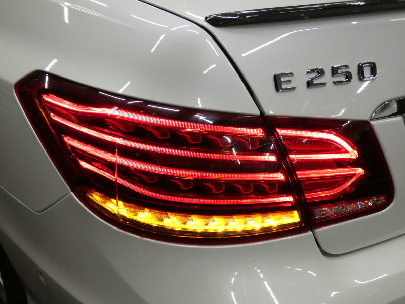 メルセデスベンツ Eクラス E250 ｶﾌﾞﾘｵﾚ AMGｽﾎﾟｰﾂ&ｺﾝﾌｫｰﾄ&ﾚｰﾀﾞｰｾｰﾌﾃｨPKG　後期 ﾌﾞﾗｳﾝｿﾌﾄﾄｯﾌﾟ AMGｴｱﾛ&18AW ﾄﾗﾝｸｽﾎﾟｲﾗｰ ｷｰﾚｽｺﾞｰ 茶本革/ﾋｰﾀｰ/ｴｱｽｶｰﾌ ｴｱｶﾞｲﾄﾞ ﾅﾋﾞ 地ﾃﾞｼﾞ ﾊﾞｯｸｶﾒﾗ 純正ﾄﾞﾗﾚｺ LEDﾍｯﾄﾞﾗｲﾄ/自動ﾊｲﾋﾞｰﾑ　2年保証付