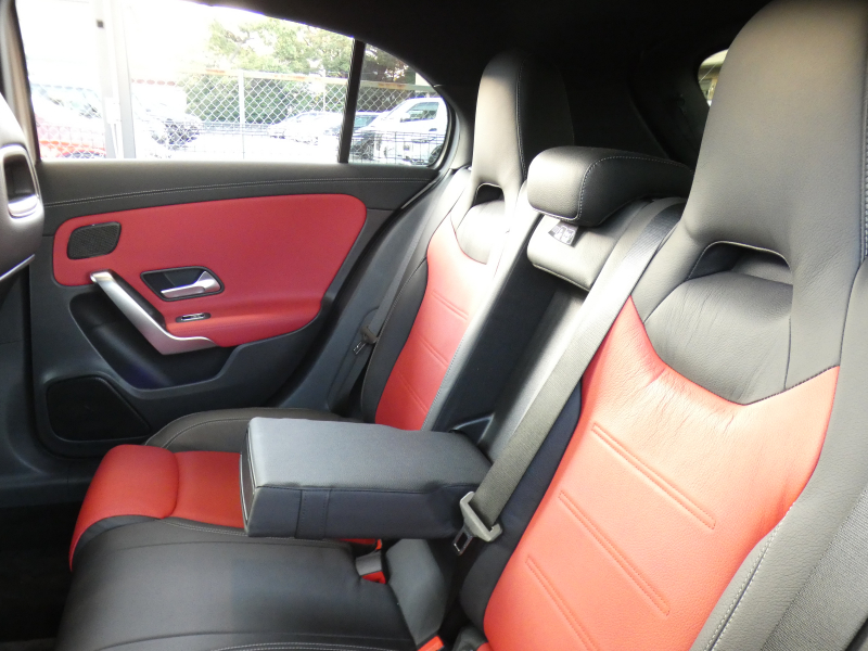 AMG Aクラス A35 4MATIC AMGｱﾄﾞﾊﾞﾝｽﾄﾞ&ﾅﾋﾞｹﾞｰｼｮﾝ&ﾚｰﾀﾞｰｾｰﾌﾃｨPKG　meｺﾈｸﾄ AMGｴｱﾛ 18ｲﾝﾁAW 赤黒革/ﾋｰﾀｰ ﾊﾟﾉﾗﾏｻﾝﾙｰﾌ MBUXﾅﾋﾞ 地ﾃﾞｼﾞ 360度ｶﾒﾗ ﾍｯﾄﾞｱｯﾌﾟD ｱﾄﾞﾊﾞﾝｽﾄﾞｻｳﾝﾄﾞ 前後ﾄﾞﾗﾚｺ LEDﾍｯﾄﾞﾗｲﾄ/自動HB　2年保証付