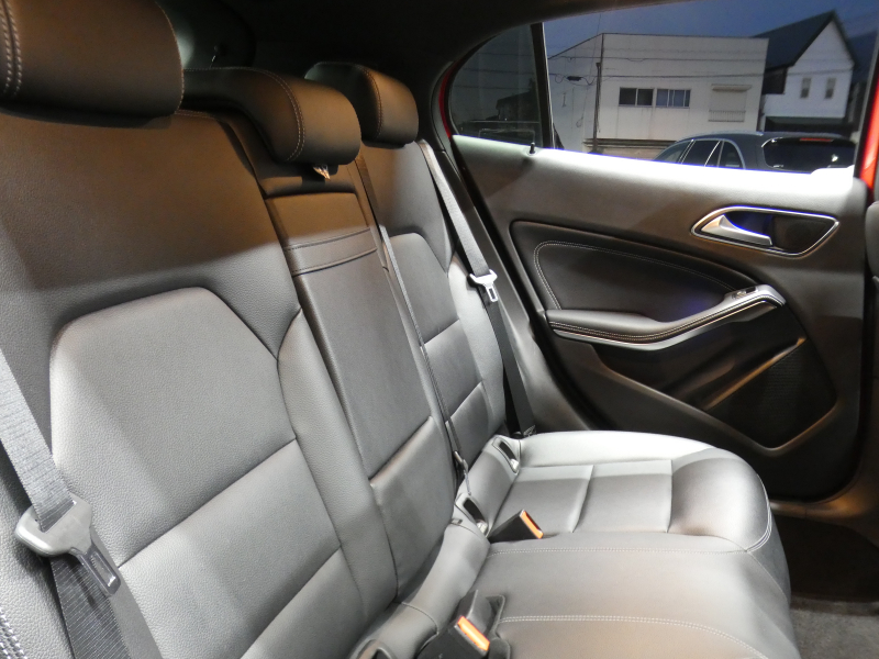 メルセデスベンツ GLA GLA180 ﾌﾟﾚﾐｱﾑ&ﾚｰﾀﾞｰｾｰﾌﾃｨPKG　後期 1ｵｰﾅｰ ｷｰﾚｽｺﾞｰ 黒本革ｼｰﾄ/ﾋｰﾀｰ ﾊﾟﾉﾗﾏｻﾝﾙｰﾌ ﾅﾋﾞ 地ﾃﾞｼﾞ Bｶﾒﾗ AppleCarPlay 前後ﾄﾞﾗﾚｺ harman/kardon 自動ﾘｱｹﾞｰﾄ/ﾌｯﾄOP LEDﾗｲﾄ/自動HB ｱﾝﾋﾞｴﾝﾄﾗｲﾄ　2年保証付
