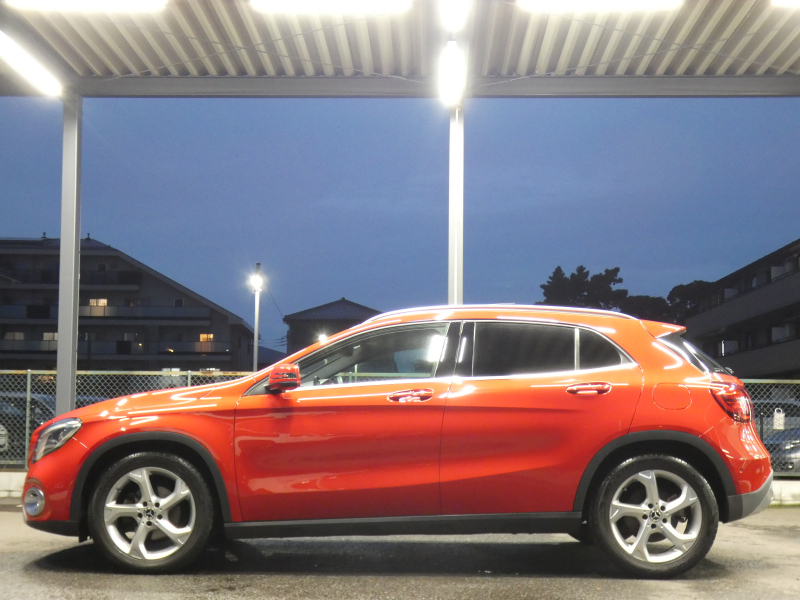 メルセデスベンツ GLA GLA180 ﾌﾟﾚﾐｱﾑ&ﾚｰﾀﾞｰｾｰﾌﾃｨPKG　後期 1ｵｰﾅｰ ｷｰﾚｽｺﾞｰ 黒本革ｼｰﾄ/ﾋｰﾀｰ ﾊﾟﾉﾗﾏｻﾝﾙｰﾌ ﾅﾋﾞ 地ﾃﾞｼﾞ Bｶﾒﾗ AppleCarPlay 前後ﾄﾞﾗﾚｺ harman/kardon 自動ﾘｱｹﾞｰﾄ/ﾌｯﾄOP LEDﾗｲﾄ/自動HB ｱﾝﾋﾞｴﾝﾄﾗｲﾄ　2年保証付
