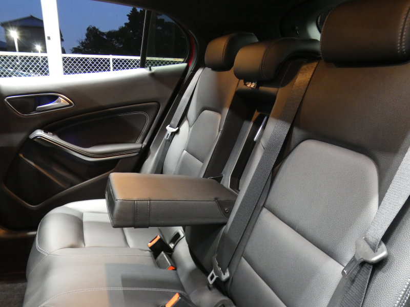 メルセデスベンツ GLA GLA180 ﾌﾟﾚﾐｱﾑ&ﾚｰﾀﾞｰｾｰﾌﾃｨPKG　後期 1ｵｰﾅｰ ｷｰﾚｽｺﾞｰ 黒本革ｼｰﾄ/ﾋｰﾀｰ ﾊﾟﾉﾗﾏｻﾝﾙｰﾌ ﾅﾋﾞ 地ﾃﾞｼﾞ Bｶﾒﾗ AppleCarPlay 前後ﾄﾞﾗﾚｺ harman/kardon 自動ﾘｱｹﾞｰﾄ/ﾌｯﾄOP LEDﾗｲﾄ/自動HB ｱﾝﾋﾞｴﾝﾄﾗｲﾄ　2年保証付