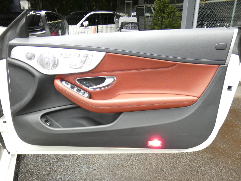 AMG Cクラス C43 4MATIC ｶﾌﾞﾘｵﾚ ﾚｰﾀﾞｰｾｰﾌﾃｨPKG　ｷｰﾚｽｺﾞｰ 9速AT ﾌﾞﾗｯｸ幌 赤本革ｼｰﾄ/ﾋｰﾀｰ/ｴｱｽｶｰﾌ HDDﾅﾋﾞ 地ﾃﾞｼﾞ Bｶﾒﾗ Burmester ｴｱﾊﾞﾗﾝｽPKG AMGｴｱﾛ/19ｲﾝﾁAW AMGﾗｲﾄﾞｺﾝﾄﾛｰﾙｻｽ LEDﾗｲﾄ/自動ﾊｲﾋﾞｰﾑ　2年保証付