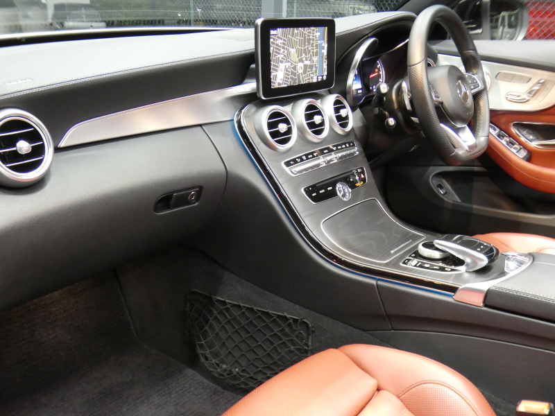 AMG Cクラス C43 4MATIC ｶﾌﾞﾘｵﾚ ﾚｰﾀﾞｰｾｰﾌﾃｨPKG　ｷｰﾚｽｺﾞｰ 9速AT ﾌﾞﾗｯｸ幌 赤本革ｼｰﾄ/ﾋｰﾀｰ/ｴｱｽｶｰﾌ HDDﾅﾋﾞ 地ﾃﾞｼﾞ Bｶﾒﾗ Burmester ｴｱﾊﾞﾗﾝｽPKG AMGｴｱﾛ/19ｲﾝﾁAW AMGﾗｲﾄﾞｺﾝﾄﾛｰﾙｻｽ LEDﾗｲﾄ/自動ﾊｲﾋﾞｰﾑ　2年保証付