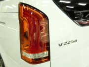 メルセデスベンツ Vクラス V220d ｴｸｽｸﾙｰｼﾌﾞ ﾛﾝｸﾞ ﾌﾟﾗﾁﾅｽｲｰﾄ ﾚｰﾀﾞｰｾｰﾌﾃｨPKG　後期 1ｵｰﾅｰ 受注生産 現行2,000ccE/G 全席ﾅｯﾊﾟﾚｻﾞｰ ｴｸｽｸﾙｰｼﾌﾞｼｰﾄ DINAMICAﾙｰﾌﾗｲﾅｰ ﾊﾟﾉﾗﾏSR MBUXﾅﾋﾞ Aｶｰﾌﾟﾚｲ 360ｶﾒﾗ AMGｴｱﾛ&19AW　新車保証継承可能