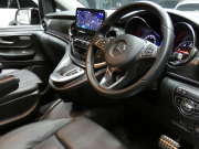 メルセデスベンツ Vクラス V220d ﾏﾙｺﾎﾟｰﾛﾎﾗｲｿﾞﾝ ﾚｰﾀﾞｰｾｰﾌﾃｨPKG　後期 New2,000ccE/G 9速AT MBUXﾅﾋﾞTV ｻｲﾄﾞｵｰﾆﾝｸﾞ ﾎﾟｯﾌﾟｱｯﾌﾟﾙｰﾌ 最大5名就寝可能 回転式ｼｰﾄ 黒本革 2ndｼｰﾄﾍﾞﾝﾁﾚｰﾀｰ&ﾋｰﾀｰ 両側ﾊﾟﾜｰｽﾗｲﾄﾞ LEDﾍｯﾄﾞﾗｲﾄ　新車保証継承可能