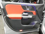 AMG GLB GLB35 4MATIC AMGﾊﾟﾌｫｰﾏﾝｽ&AMGｱﾄﾞﾊﾞﾝｽﾄﾞ&ﾚｰﾀﾞｰｾｰﾌﾃｨPKG　meｺﾈｸﾄ AMGｴｱﾛ 19ｲﾝﾁｱﾙﾐ ﾊﾟﾌｫｰﾏﾝｽｽﾃｱﾘﾝｸﾞ ﾄﾞﾗｲﾌﾞｺﾝﾄﾛｰﾙｽｲｯﾁ 赤黒革 ﾊﾟﾉﾗﾏｻﾝﾙｰﾌ MBUXﾅﾋﾞ Appleｶｰﾌﾟﾚｲ 360ｶﾒﾗ　新車保証継承可能