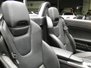 メルセデスベンツ SLKクラス SLK200 ﾄﾚﾝﾄﾞ　黒本革ｼｰﾄ ｼｰﾄﾋｰﾀｰ&ｴｱｽｶｰﾌ ｶﾞﾗｽﾙｰﾌ HDDﾅﾋﾞ 地ﾃﾞｼﾞ DSRC ｷｾﾉﾝﾗｲﾄ ｲﾝﾃﾘｼﾞｪﾝﾄﾗｲﾄ&ｱﾀﾞﾌﾟﾃｨﾌﾞHB 純正17ｲﾝﾁAW ﾊﾟﾄﾞﾙｼﾌﾄ ﾄﾗﾝｸｽﾎﾟｲﾗｰ　2年保証付