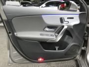 メルセデスベンツ Aクラス A180 ｽﾀｲﾙ AMGﾗｲﾝ AMGﾚｻﾞｰｴｸｽｸﾙｰｼﾌﾞ&ｱﾄﾞﾊﾞﾝｽﾄﾞ&ﾚｰﾀﾞｰｾｰﾌﾃｨPKG　meｺﾈｸﾄ 灰黒革 ﾊﾟﾉﾗﾏSR MBUXﾅﾋﾞTV 360ｶﾒﾗ ｱﾄﾞﾊﾞﾝｽﾄﾞｻｳﾝﾄﾞ ﾍｯﾄﾞｱｯﾌﾟD Fﾄﾞﾗﾚｺ LEDﾗｲﾄ/ｱﾀﾞﾌﾟﾃｨﾌﾞHB　2年保証付