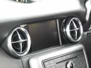 メルセデスベンツ SLCクラス SLC200 ｽﾎﾟｰﾂ ﾚｰﾀﾞｰｾｰﾌﾃｨPKG　ﾏｼﾞｯｸｽｶｲC ｽﾎﾟｰﾂｴｸﾞｿﾞｰｽﾄ ｷｰﾚｽｺﾞｰ 黒本革ｼｰﾄ/ﾋｰﾀｰ HDDﾅﾋﾞTV Bｶﾒﾗ Aｶｰﾌﾟﾚｲ ﾊﾟﾄﾞﾙｼﾌﾄ ﾀﾞｲﾅﾐｯｸｾﾚｸﾄ harman/kardon AMGｴｱﾛ&18ｲﾝﾁAW LEDﾍｯﾄﾞﾗｲﾄ/ｱﾀﾞﾌﾟﾃｨﾌﾞHB　2年保証付