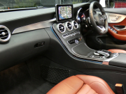 メルセデスベンツ Cクラス C180 ｶﾌﾞﾘｵﾚ ﾚｻﾞｰｴｸｽｸﾙｰｼﾌﾞ&ﾚｰﾀﾞｰｾｰﾌﾃｨPKG　9速AT meｺﾈｸﾄ AMGｴｱﾛ&19ｲﾝﾁｱﾙﾐ 赤革 赤幌 HDDﾅﾋﾞ 地ﾃﾞｼﾞ Bｶﾒﾗ Bluetoothｵｰﾃﾞｨｵ ﾄﾞﾗﾚｺ LEDﾍｯﾄﾞﾗｲﾄ ｴｱﾊﾞﾗﾝｽPKG ﾍｯﾄﾞｱｯﾌﾟD　2年保証付