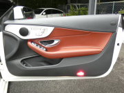 メルセデスベンツ Cクラス C180 ｶﾌﾞﾘｵﾚ ﾚｻﾞｰｴｸｽｸﾙｰｼﾌﾞ&ﾚｰﾀﾞｰｾｰﾌﾃｨPKG　9速AT meｺﾈｸﾄ AMGｴｱﾛ&19ｲﾝﾁｱﾙﾐ 赤革 赤幌 HDDﾅﾋﾞ 地ﾃﾞｼﾞ Bｶﾒﾗ Bluetoothｵｰﾃﾞｨｵ ﾄﾞﾗﾚｺ LEDﾍｯﾄﾞﾗｲﾄ ｴｱﾊﾞﾗﾝｽPKG ﾍｯﾄﾞｱｯﾌﾟD　2年保証付