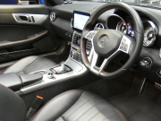 メルセデスベンツ SLKクラス SLK200 ﾄﾚﾝﾄﾞ+ AMGｽﾎﾟｰﾂ&ﾚｰﾀﾞｰｾｰﾌﾃｨPKG　9速AT 2,000ccE/G AMGｴｱﾛ 18ｲﾝﾁAW ﾀﾞｳﾝｻｽ FOXﾏﾌﾗｰ 黒本革ｼｰﾄ ﾋｰﾀｰ&ｴｱｽｶｰﾌ HDDﾅﾋﾞ 地ﾃﾞｼﾞ ﾊﾞｯｸｶﾒﾗ ﾃﾞｼﾞﾀﾙｲﾝﾅｰﾐﾗｰ ﾊﾟﾄﾞﾙｼﾌﾄ ｷｾﾉﾝﾗｲﾄ/ｱﾀﾞﾌﾟﾃｨﾌﾞHB　2年保証付