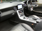 メルセデスベンツ SLKクラス SLK200 ﾄﾚﾝﾄﾞ+ AMGｽﾎﾟｰﾂ&ﾚｰﾀﾞｰｾｰﾌﾃｨPKG　9速AT 2,000ccE/G AMGｴｱﾛ 18ｲﾝﾁAW ﾀﾞｳﾝｻｽ FOXﾏﾌﾗｰ 黒本革ｼｰﾄ ﾋｰﾀｰ&ｴｱｽｶｰﾌ HDDﾅﾋﾞ 地ﾃﾞｼﾞ ﾊﾞｯｸｶﾒﾗ ﾃﾞｼﾞﾀﾙｲﾝﾅｰﾐﾗｰ ﾊﾟﾄﾞﾙｼﾌﾄ ｷｾﾉﾝﾗｲﾄ/ｱﾀﾞﾌﾟﾃｨﾌﾞHB　2年保証付