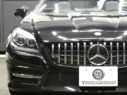 メルセデスベンツ SLKクラス SLK200 ﾄﾚﾝﾄﾞ+ AMGｽﾎﾟｰﾂ&ﾚｰﾀﾞｰｾｰﾌﾃｨPKG　9速AT 2,000ccE/G AMGｴｱﾛ 18ｲﾝﾁAW ﾀﾞｳﾝｻｽ FOXﾏﾌﾗｰ 黒本革ｼｰﾄ ﾋｰﾀｰ&ｴｱｽｶｰﾌ HDDﾅﾋﾞ 地ﾃﾞｼﾞ ﾊﾞｯｸｶﾒﾗ ﾃﾞｼﾞﾀﾙｲﾝﾅｰﾐﾗｰ ﾊﾟﾄﾞﾙｼﾌﾄ ｷｾﾉﾝﾗｲﾄ/ｱﾀﾞﾌﾟﾃｨﾌﾞHB　2年保証付