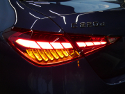 メルセデスベンツ Cクラス C220d AVG AMGﾗｲﾝ&ﾚｻﾞｰｴｸｽｸﾙｰｼﾌﾞ&ﾍﾞｰｼｯｸ&ﾄﾞﾗｲﾊﾞｰｽﾞPKG　ISG搭載 AMGｴｱﾛ&18AW 黒革ｼｰﾄ ﾊﾟﾉﾗﾏSR ﾘｱｱｸｽﾙｽﾃｱﾘﾝｸﾞ MBUXﾅﾋﾞTV 360ｶﾒﾗ Aｶｰﾌﾟﾚｲ ﾍｯﾄﾞｱｯﾌﾟD ﾃﾞｼﾞﾀﾙｺｯｸﾋﾟｯﾄD Burmester 自動ﾄﾗﾝｸ　新車保証継承可能