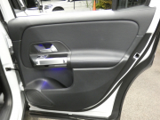 メルセデスベンツ GLB GLB180 ﾚｻﾞｰｴｸｽｸﾙｰｼﾌﾞ&ﾚｰﾀﾞｰｾｰﾌﾃｨPKG　meｺﾈｸﾄ 黒本革ｼｰﾄ/ﾋｰﾀｰ MBUXﾅﾋﾞ 地ﾃﾞｼﾞ 360度ｶﾒﾗ 純正ﾄﾞﾗﾚｺ ﾊﾟｰｸﾄﾛﾆｯｸｾﾝｻｰ 純正18ｲﾝﾁAW LEDﾍｯﾄﾞﾗｲﾄ ｱﾝﾋﾞｴﾝﾄﾗｲﾄ 自動ﾘｱｹﾞｰﾄ/ﾌｯﾄOP　2年保証付