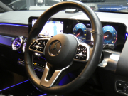 メルセデスベンツ GLB GLB180 ﾚｻﾞｰｴｸｽｸﾙｰｼﾌﾞ&ﾚｰﾀﾞｰｾｰﾌﾃｨPKG　meｺﾈｸﾄ 黒本革ｼｰﾄ/ﾋｰﾀｰ MBUXﾅﾋﾞ 地ﾃﾞｼﾞ 360度ｶﾒﾗ 純正ﾄﾞﾗﾚｺ ﾊﾟｰｸﾄﾛﾆｯｸｾﾝｻｰ 純正18ｲﾝﾁAW LEDﾍｯﾄﾞﾗｲﾄ ｱﾝﾋﾞｴﾝﾄﾗｲﾄ 自動ﾘｱｹﾞｰﾄ/ﾌｯﾄOP　2年保証付