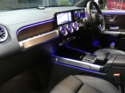 メルセデスベンツ GLB GLB180 ﾚｻﾞｰｴｸｽｸﾙｰｼﾌﾞ&ﾚｰﾀﾞｰｾｰﾌﾃｨPKG　meｺﾈｸﾄ 黒本革ｼｰﾄ/ﾋｰﾀｰ MBUXﾅﾋﾞ 地ﾃﾞｼﾞ 360度ｶﾒﾗ 純正ﾄﾞﾗﾚｺ ﾊﾟｰｸﾄﾛﾆｯｸｾﾝｻｰ 純正18ｲﾝﾁAW LEDﾍｯﾄﾞﾗｲﾄ ｱﾝﾋﾞｴﾝﾄﾗｲﾄ 自動ﾘｱｹﾞｰﾄ/ﾌｯﾄOP　2年保証付